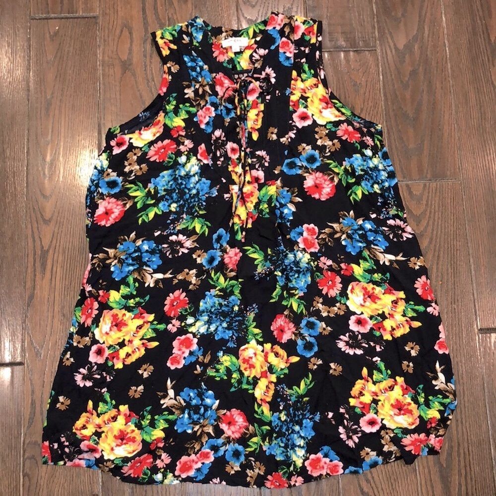Umgee floral top size medium